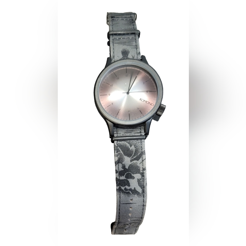 Komono watch needs battery.